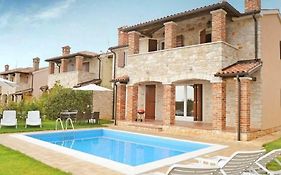Sunny Villa